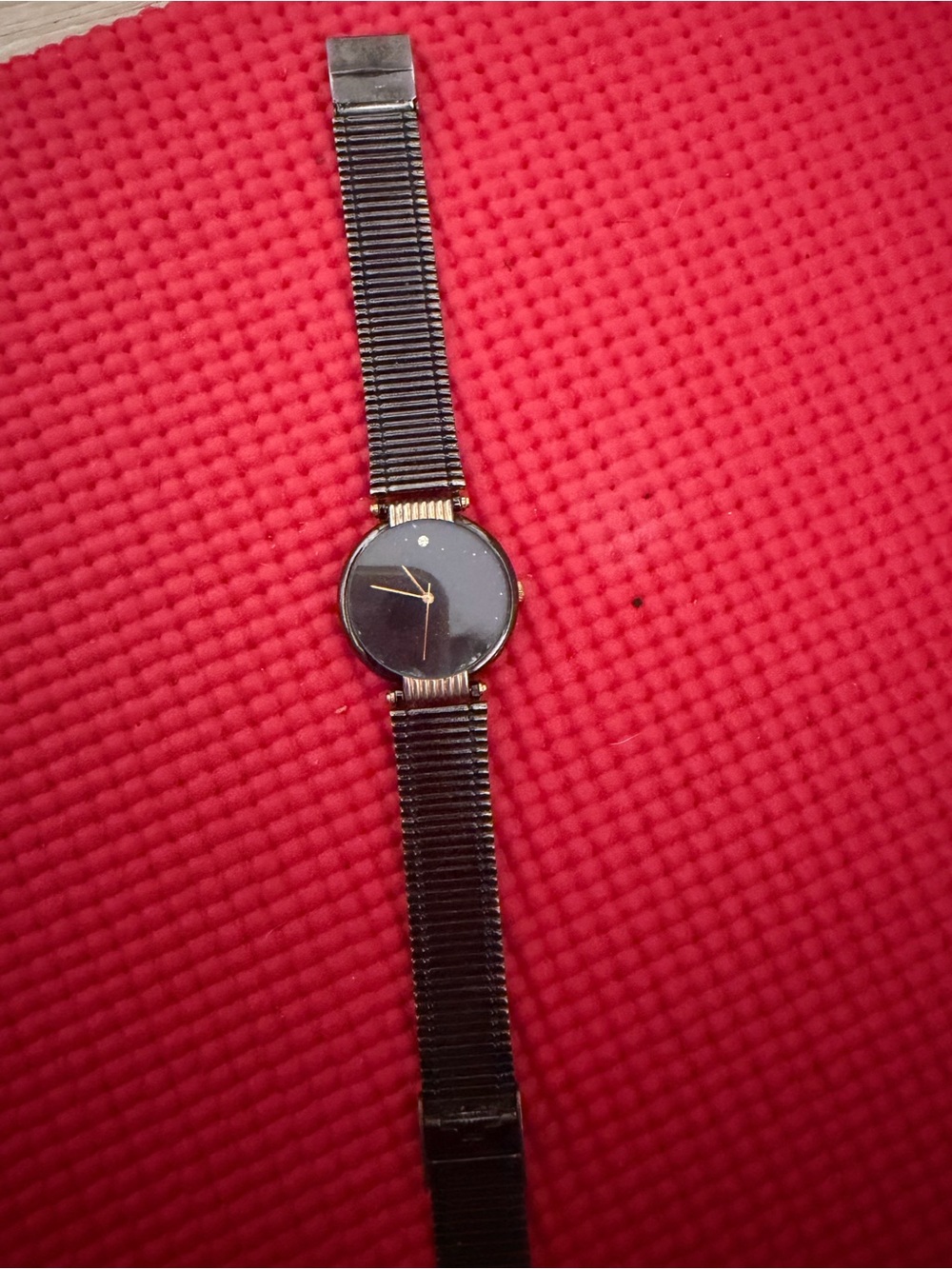 Classic Black and Gold Minimalist Watch - Black watches don’t turn on